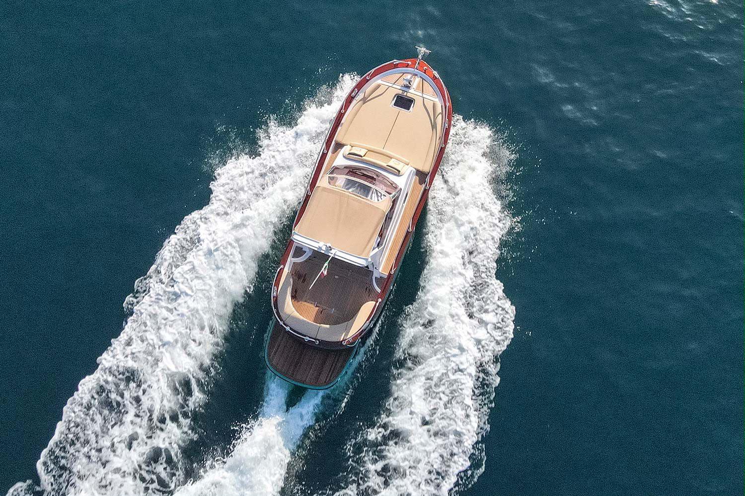 Gozzo 26 — aerial view of the boat at sea